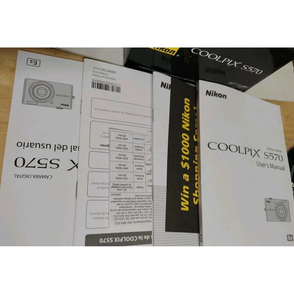 Nikon Coolpix S570 Charging Cord Software Suite AV Cord & Manual & Box Bundle